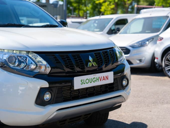 2025 Mitsubishi L200