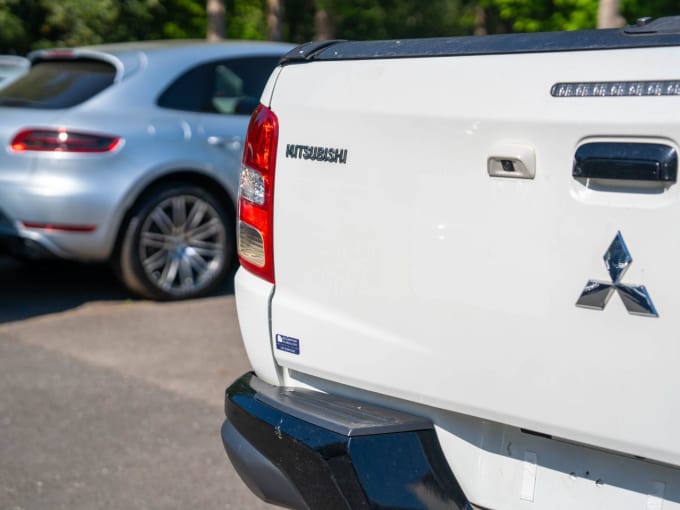 2025 Mitsubishi L200