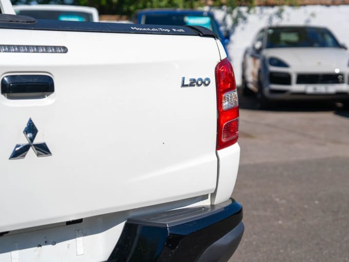 2025 Mitsubishi L200