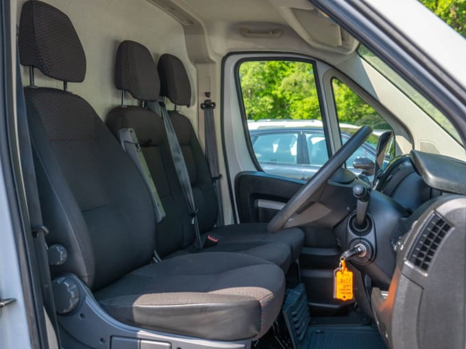 2025 Vauxhall Movano