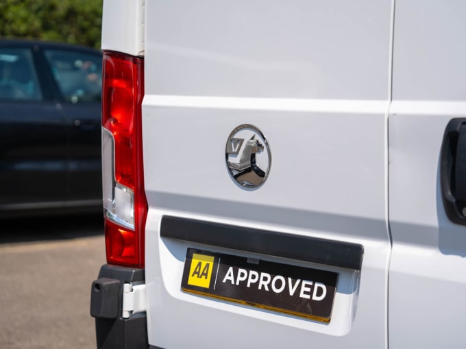 2025 Vauxhall Movano