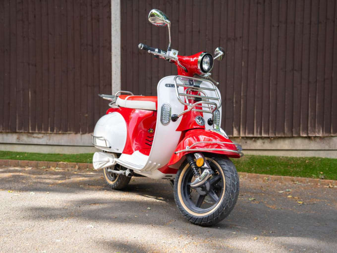 2025 Sakura Ev 3000