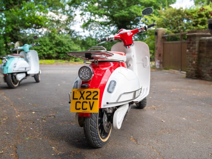 2025 Sakura Ev 3000