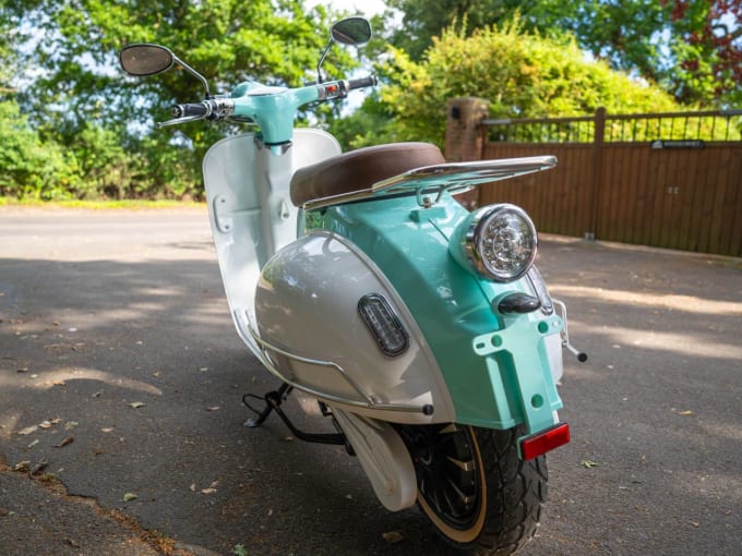 2025 Velo Ev 3000