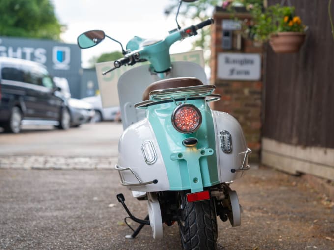 2025 Velo Ev 3000