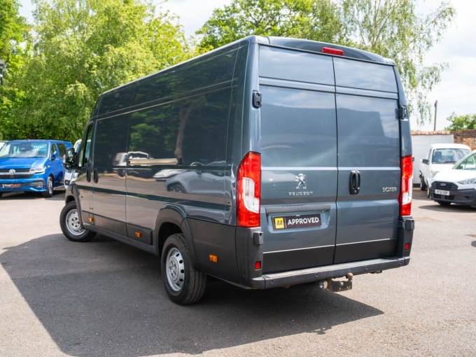 2025 Peugeot Boxer