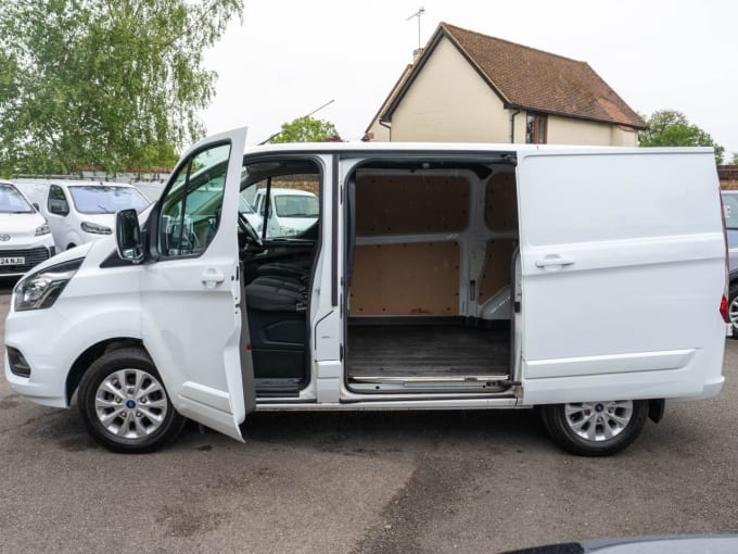 2025 Ford Transit Custom