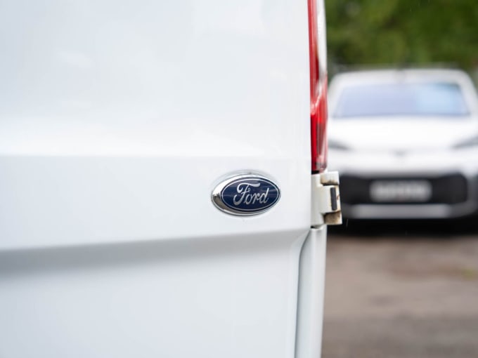 2025 Ford Transit Custom