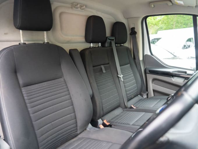 2025 Ford Transit Custom