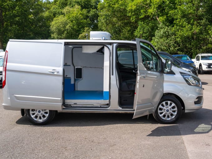 2025 Ford Transit Custom