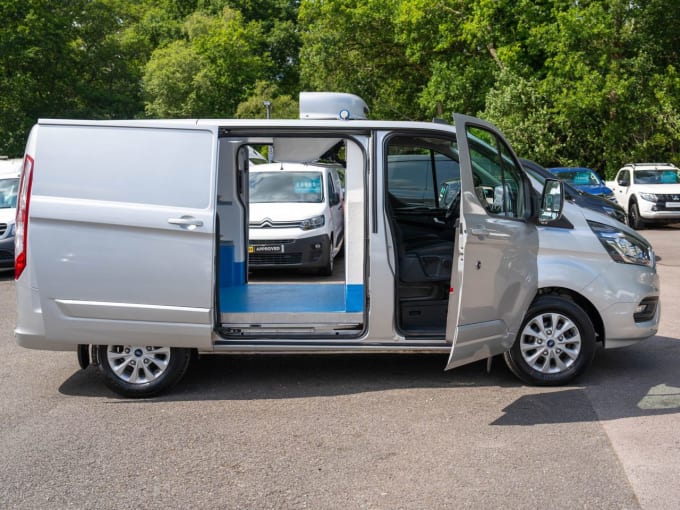 2025 Ford Transit Custom