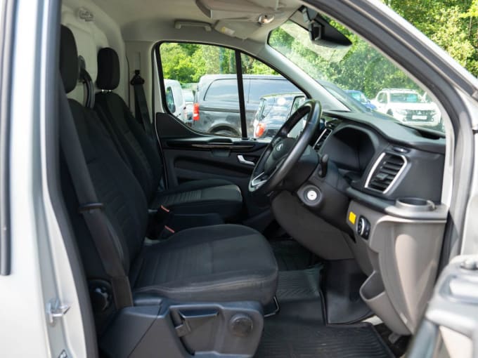 2025 Ford Transit Custom