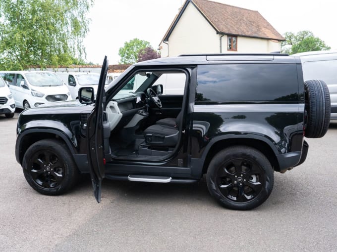 2025 Land Rover Defender