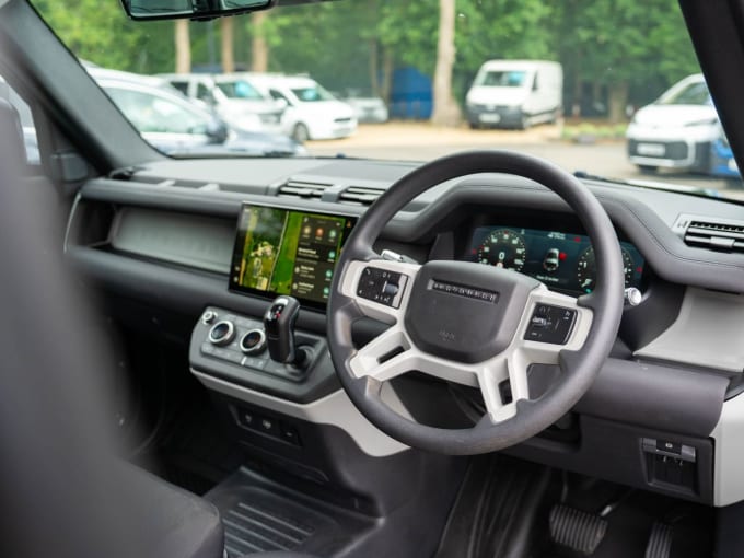 2025 Land Rover Defender