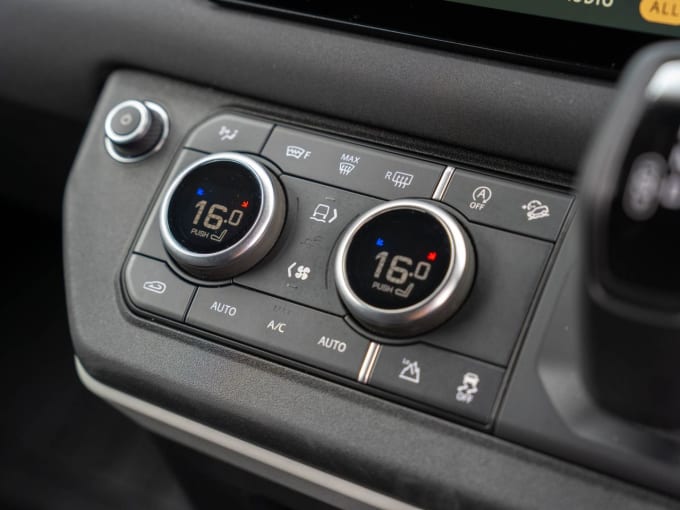 2025 Land Rover Defender