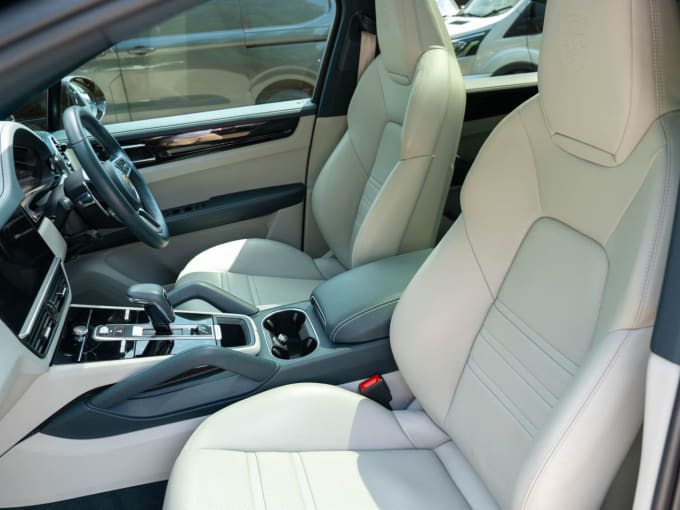 2025 Porsche Cayenne