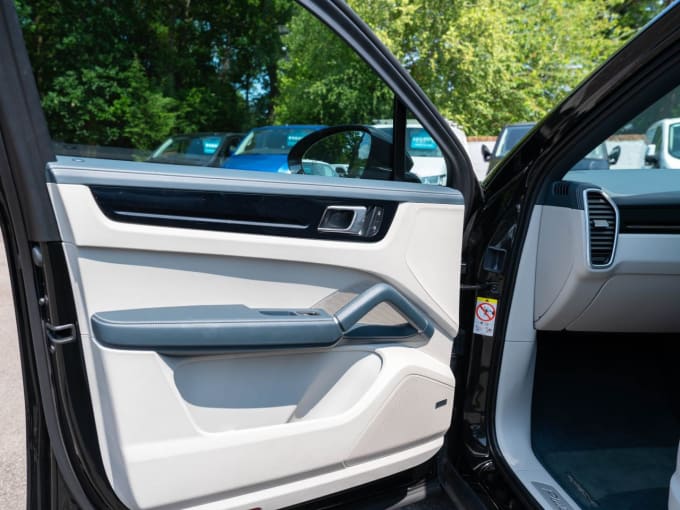 2025 Porsche Cayenne