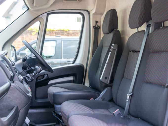 2025 Peugeot Boxer