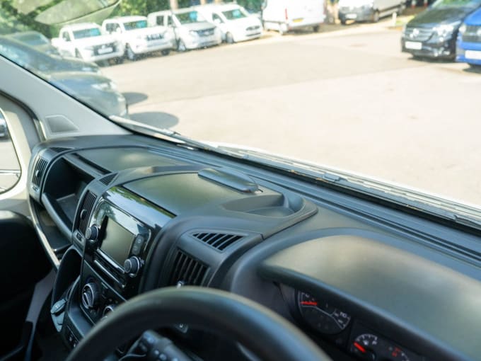 2025 Peugeot Boxer