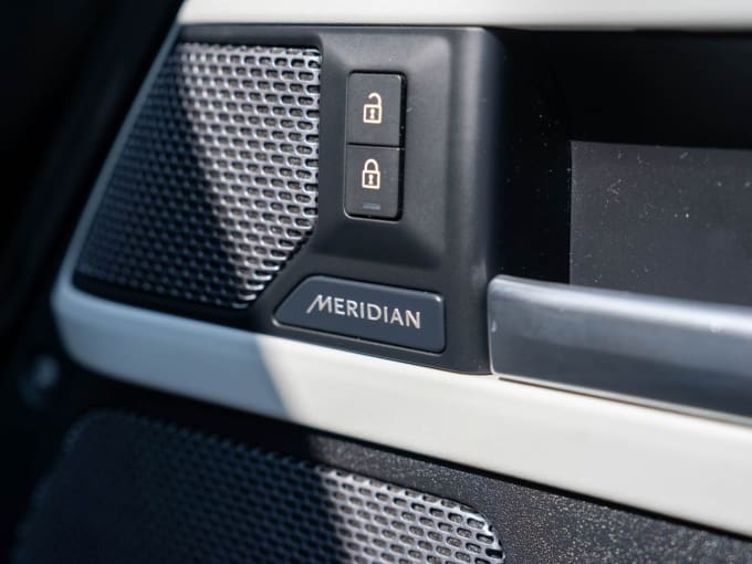 2025 Land Rover Defender