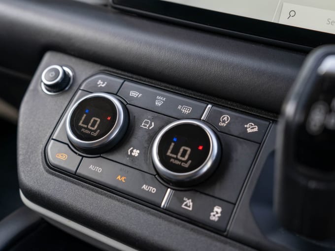 2025 Land Rover Defender