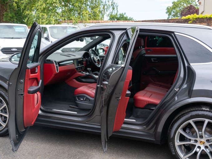 2025 Porsche Cayenne
