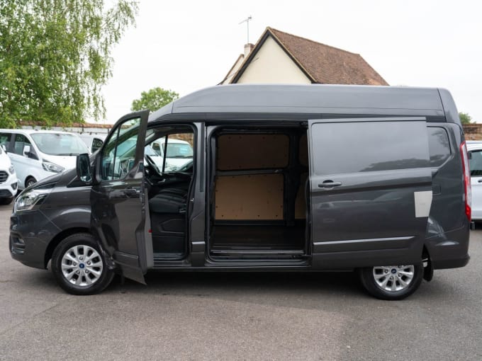 2025 Ford Transit Custom