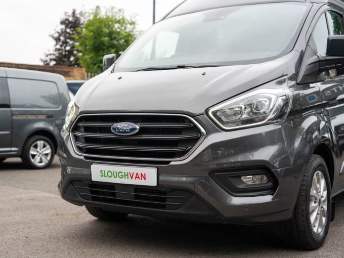 2025 Ford Transit Custom