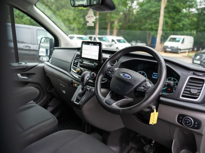2025 Ford Transit Custom
