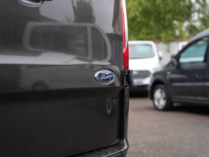 2025 Ford Transit Custom