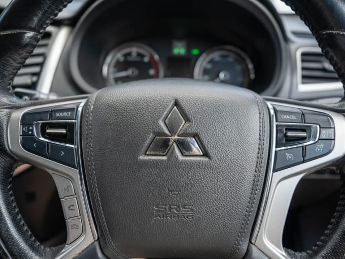 2025 Mitsubishi L200