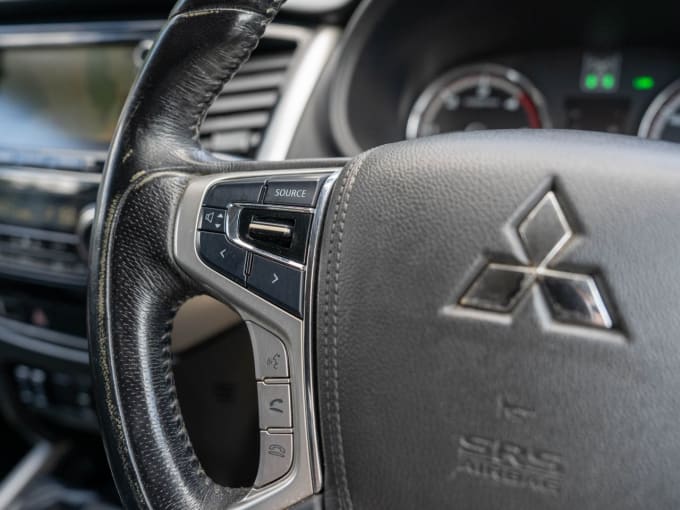 2025 Mitsubishi L200