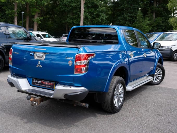 2025 Mitsubishi L200