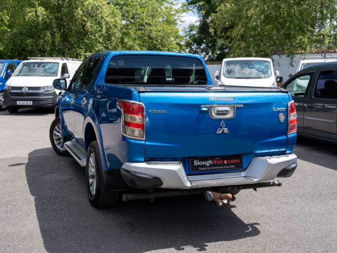2025 Mitsubishi L200