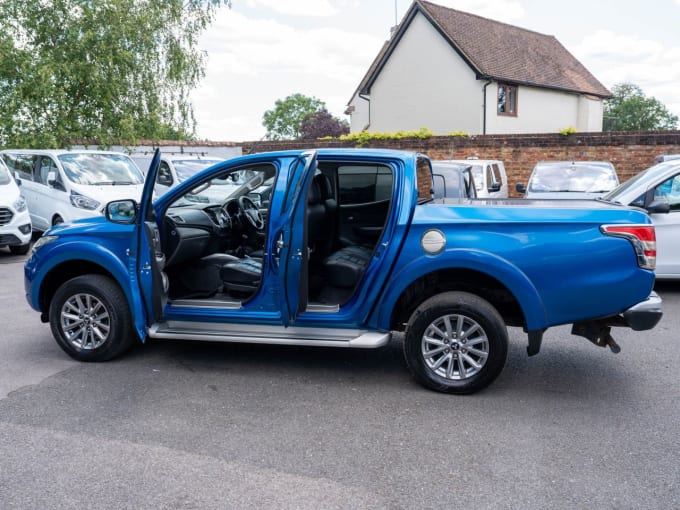 2025 Mitsubishi L200