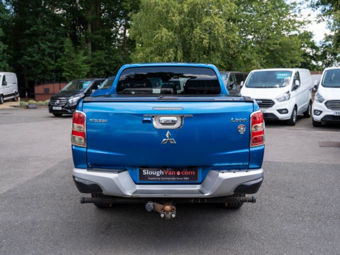 2025 Mitsubishi L200