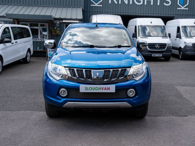 2025 Mitsubishi L200