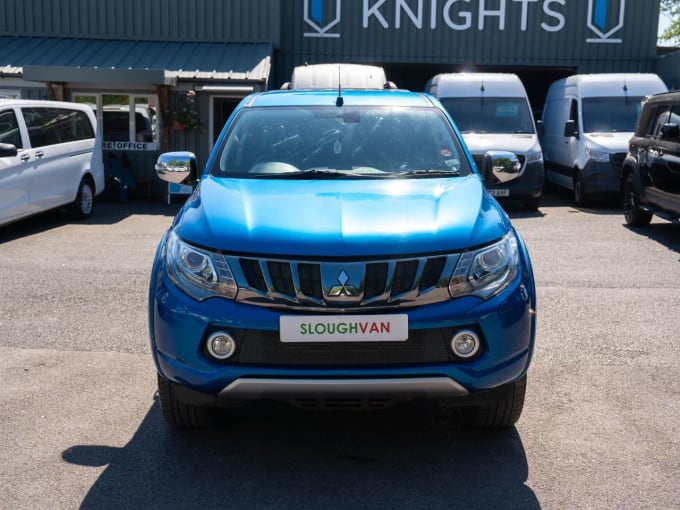 2025 Mitsubishi L200