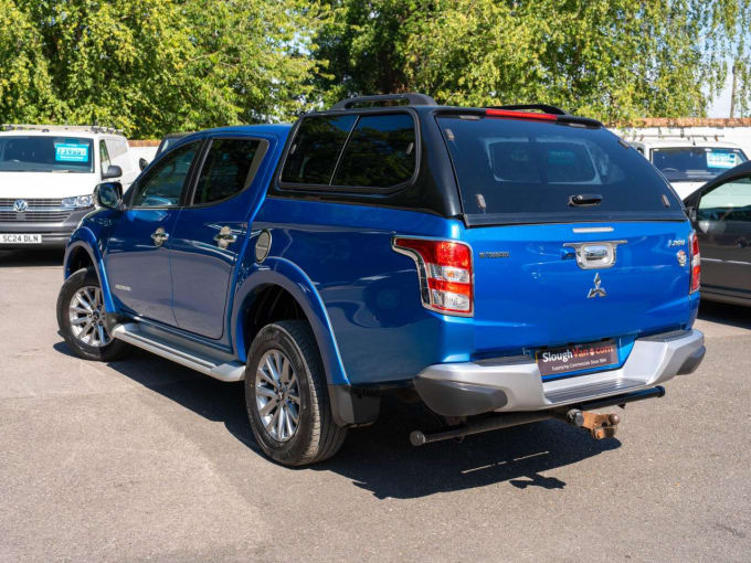 2025 Mitsubishi L200