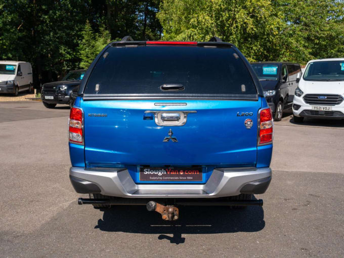 2025 Mitsubishi L200