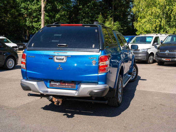 2025 Mitsubishi L200