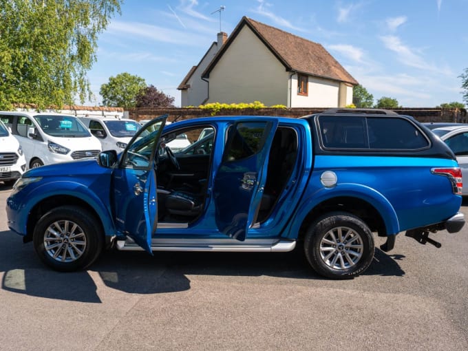 2025 Mitsubishi L200