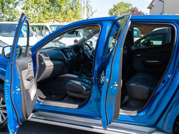 2025 Mitsubishi L200