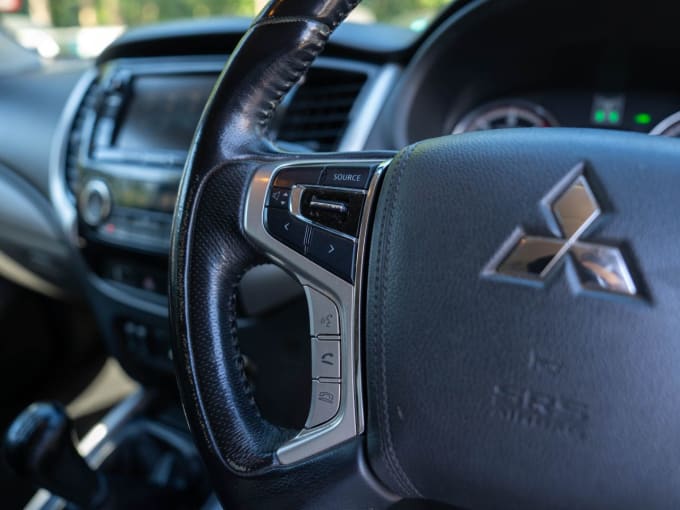 2025 Mitsubishi L200