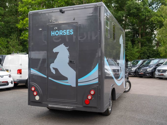 2025 Peugeot Boxer