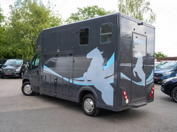 2025 Peugeot Boxer