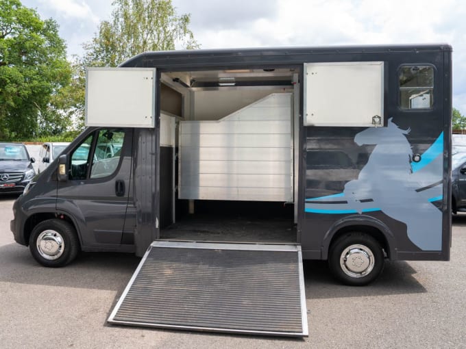 2025 Peugeot Boxer