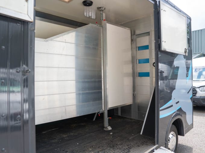 2025 Peugeot Boxer