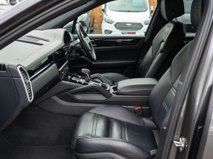 2025 Porsche Cayenne