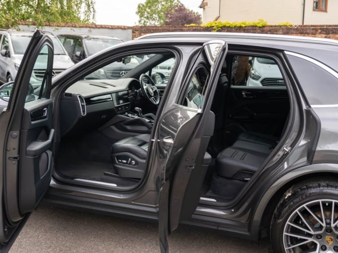 2025 Porsche Cayenne